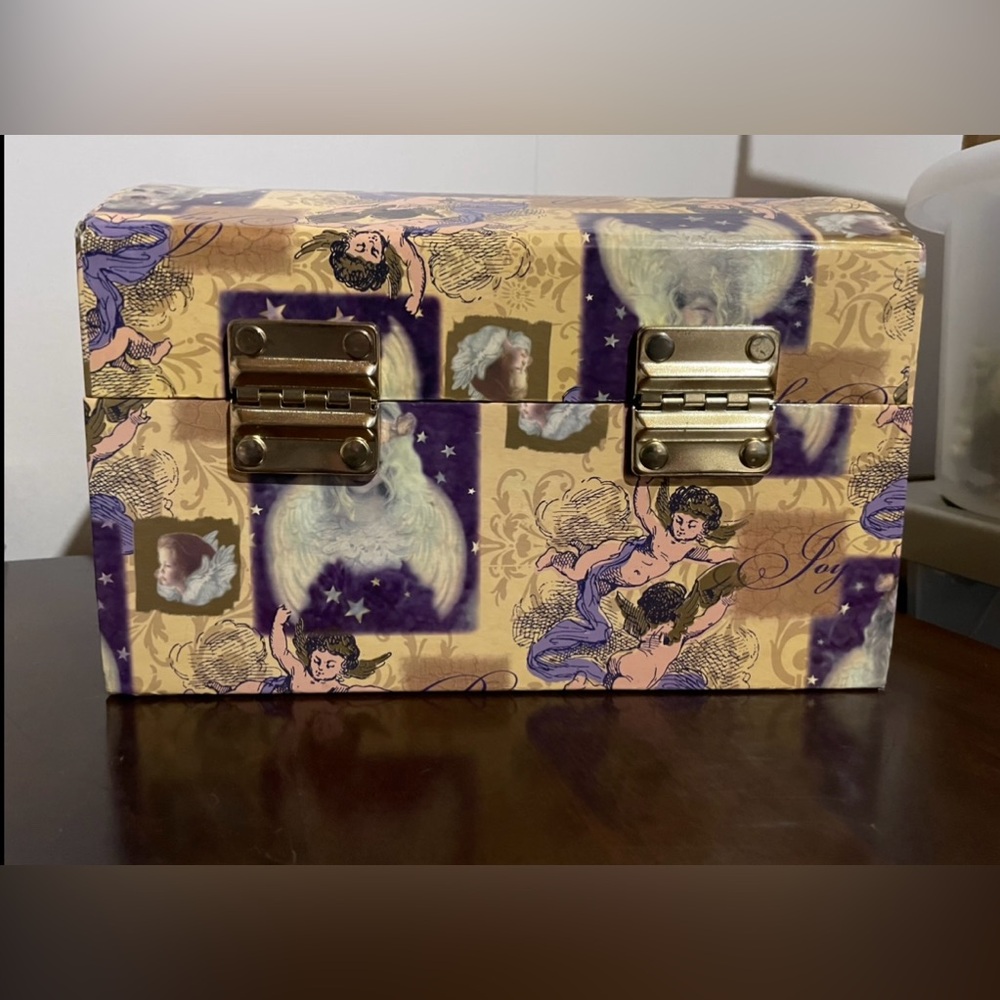 Angel Storage Chest - Picture 4 of 12